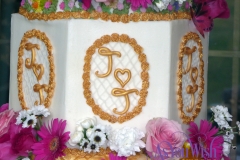 Gold Flowers Wedding Cake Lattice sm