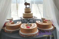 Horseshoes Wedding Cakes sm