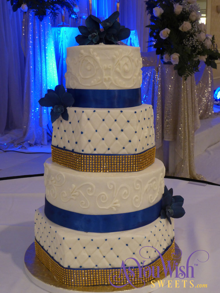 Blue & Gold Wedding Cake sm